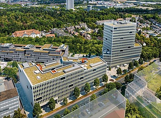 To kontorbygninger på Rhinens højre bred i Köln: Mattes & Düxx