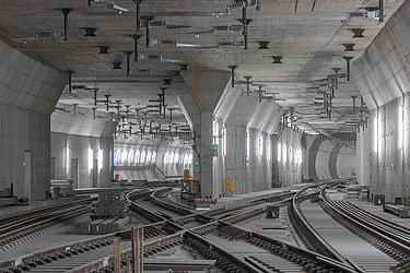 The photo shows the underground entrance to one of the railroad lines of the ARGE Feste Fahrbahn Fildern project in Stuttgart.